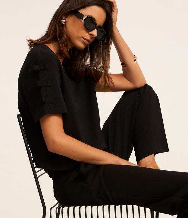 Blusa en Crepé con Lacitos en la Manga 6