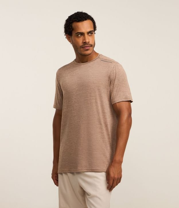 Remera Deportiva con Tecnologia Dry y Detalles Reflectantes