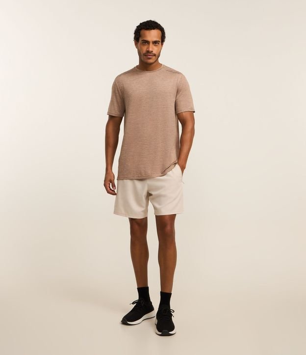 Remera Deportiva con Tecnologia Dry y Detalles Reflectantes 2