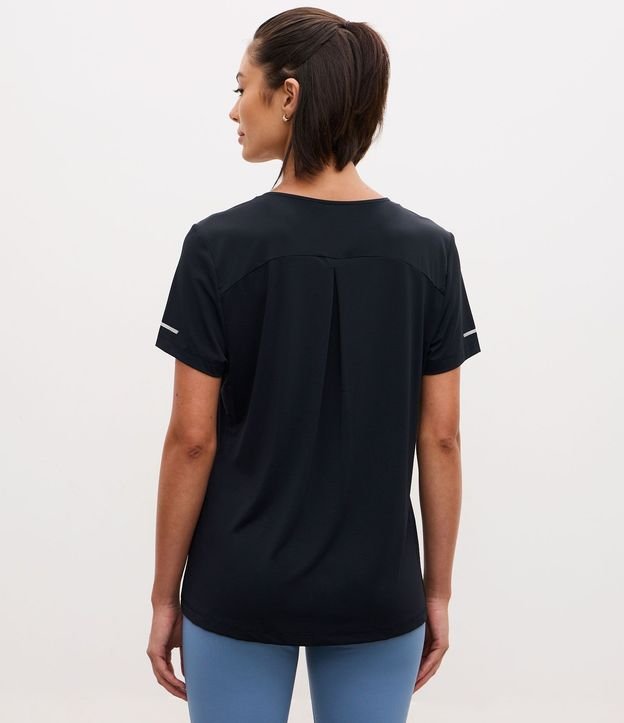 Remera Deportiva Texturizada con Detalle Reflectante 5