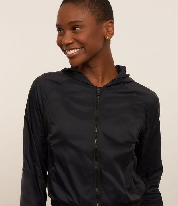 Campera Rompevientos Deportiva con Bolso