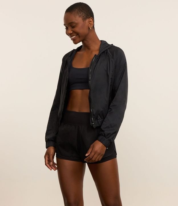 Campera Rompevientos Deportiva con Bolso 2