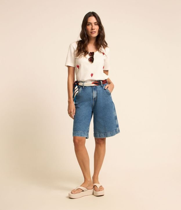 Blusa en Flamé con Cuello V y Bordado de Langostas 2