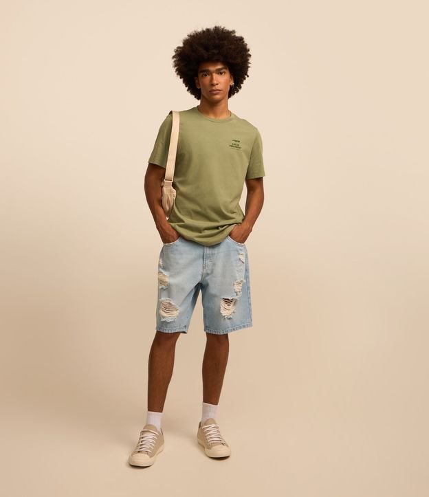 Bermuda Slim en Jeans Denim Destroyed y Bajo a Hilo