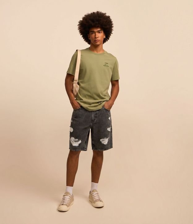 Bermuda Slim en Jeans Denim Destroyed y Bajo a Hilo 4