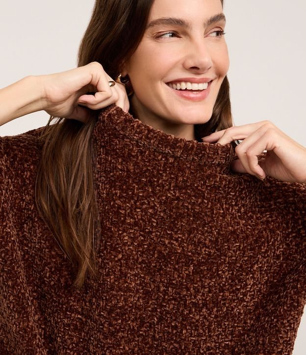 Suéter en Chenille con Cuello Redondo 6