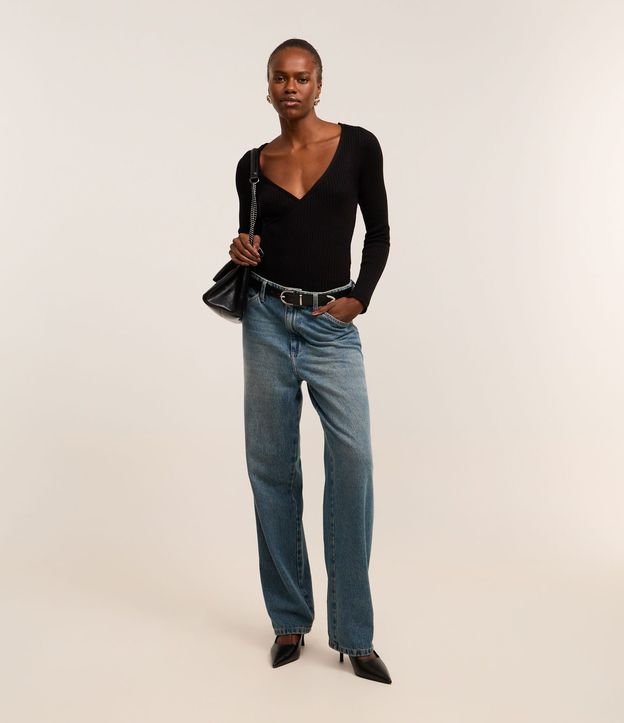 Blusa en Viscosa con Escote V Traspasado 2