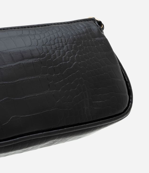 Cartera Baguette Pequeña en PU con Textura Croco con Asa Corta 6
