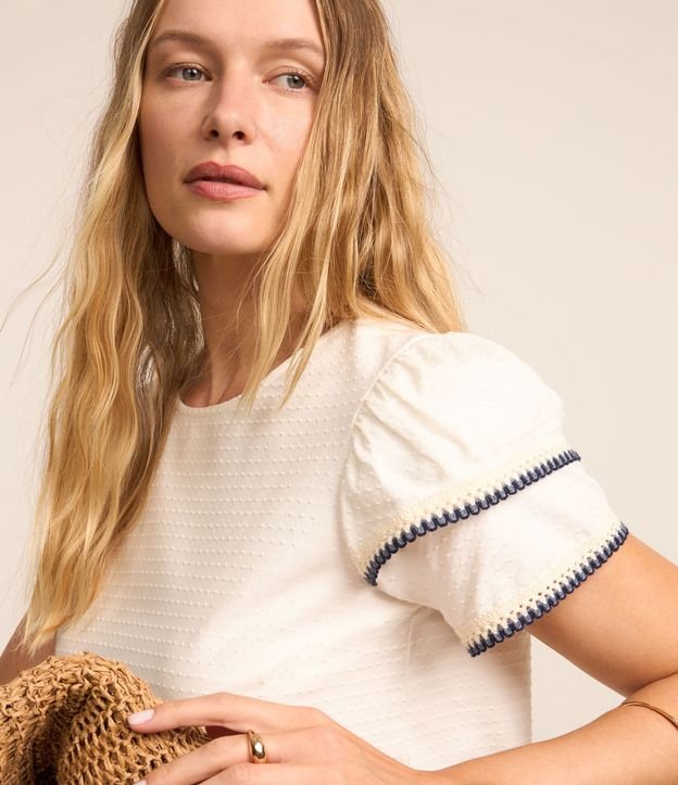 Blusa en Algodón con Detalle en Efecto Ganchillo en la Manga 5