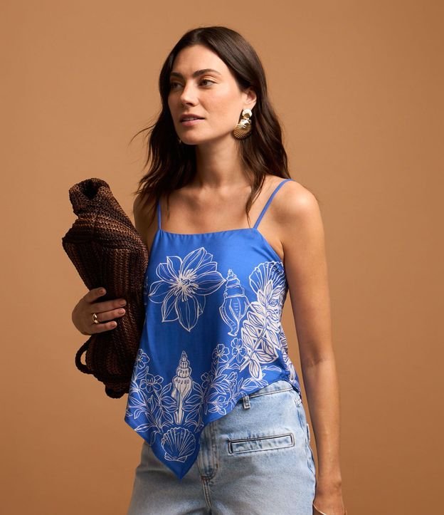 Blusa de Breteles en Viscosa con Bajo en V y Estampa Floral Tropical 4