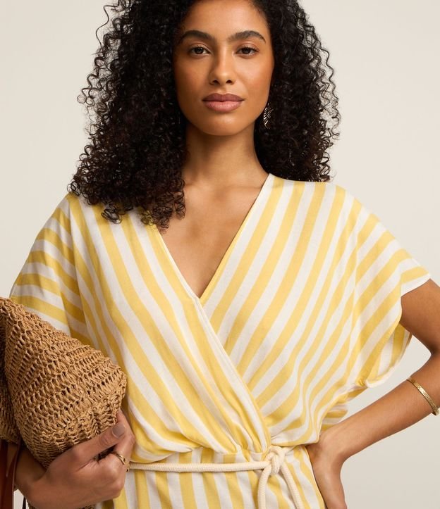 Blusa en Viscolino Rayada con Cinturón Cuerda