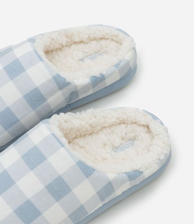 Pantufla Cerrada con Estampado de Cuadros 3