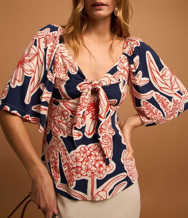 Blusa en Viscolino con Nudo y Follajes Estampadas