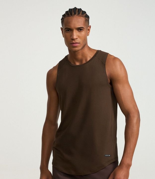 Musculosa Regular Deportiva con Etiqueta en el Bajo y Detalle Contrastante