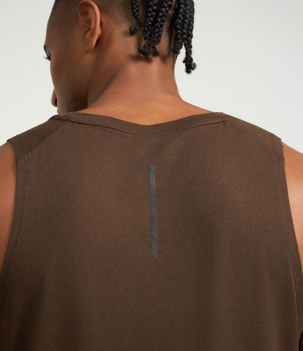 Musculosa Regular Deportiva con Etiqueta en el Bajo y Detalle Contrastante 3