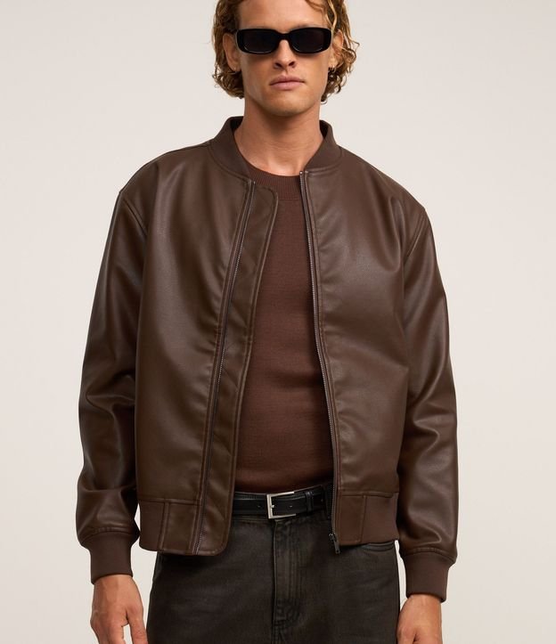 Campera en Pu con Cremallera Delantero y Cuello Alto