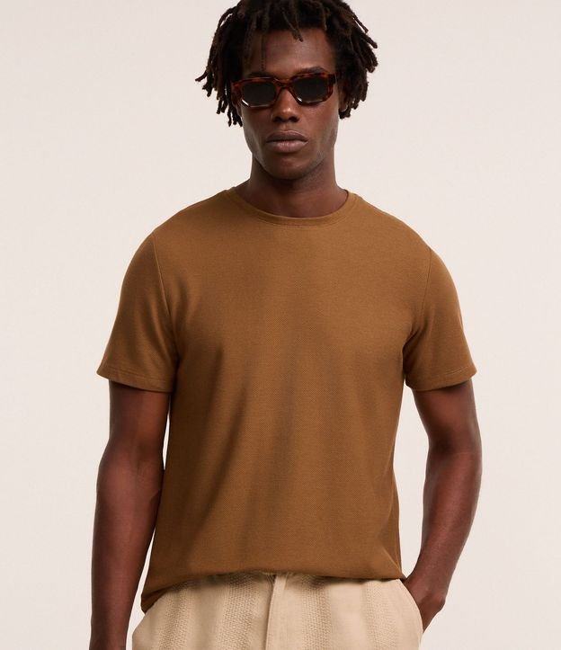 Remera Regular con Textura Colmena