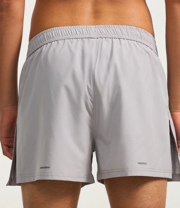Bermuda Deportiva con Cintura Elástica y Recortes 4