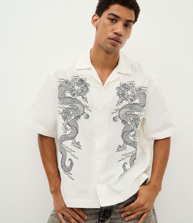 Camisa Boxy en Sarga con Estampa de Dragones