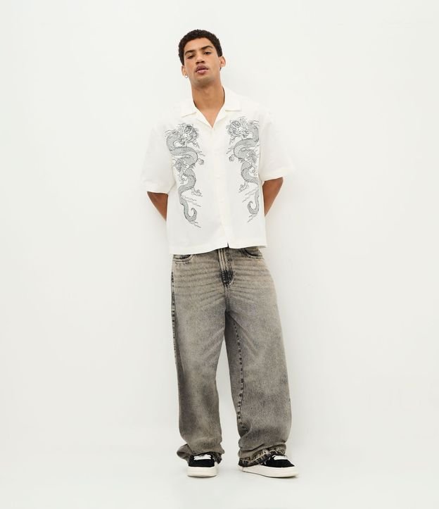 Camisa Boxy en Sarga con Estampa de Dragones 2
