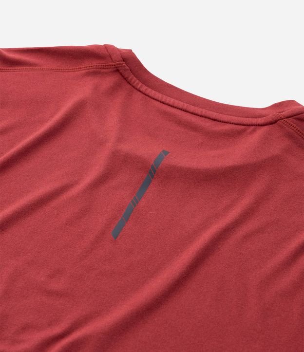 Remera Deportiva con Etiqueta en la Barra y Manga Corta 11