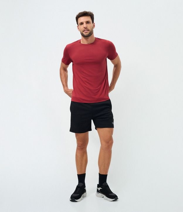 Remera Deportiva con Etiqueta en la Barra y Manga Corta 2