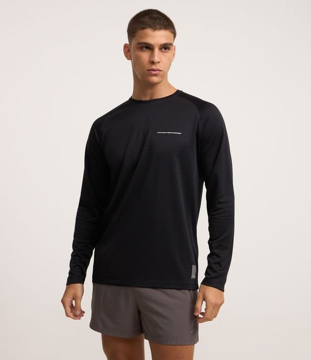 Remera Deportiva en Tecnologia Dry con Estampa Lettering
