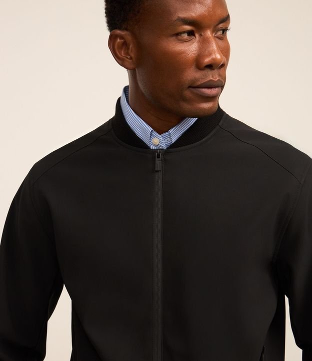 Campera con Tecnologia Repelente al Agua 6