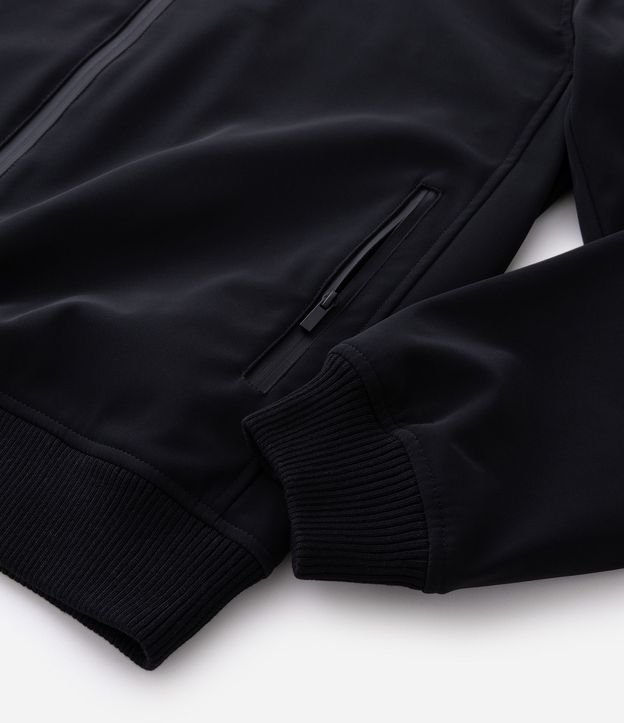 Campera con Tecnologia Repelente al Agua 11