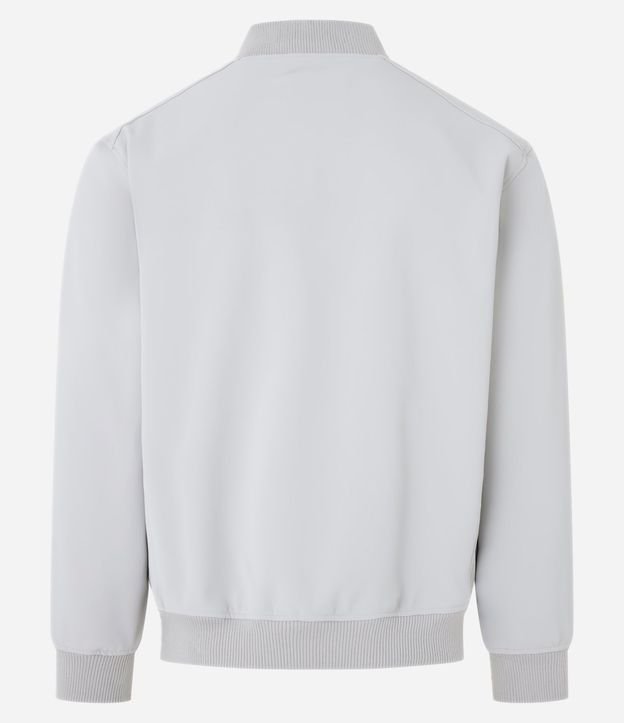 Campera con Tecnologia Repelente al Agua 10