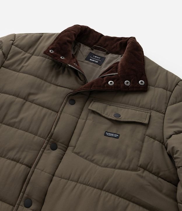 Campera Puffer con Cuello Alto Aterciopelada y Bolsillo Cargo 10