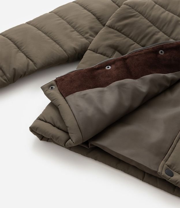 Campera Puffer con Cuello Alto Aterciopelada y Bolsillo Cargo 12