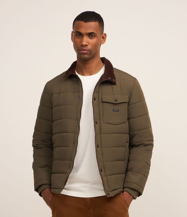 Campera Puffer con Cuello Alto Aterciopelada y Bolsillo Cargo