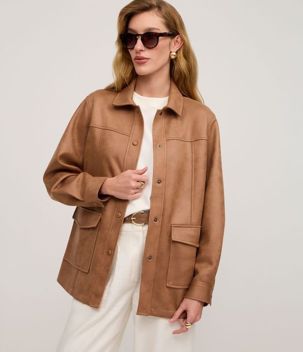 Campera con Bolsillos Delanteros y Elástico en la Espalda
