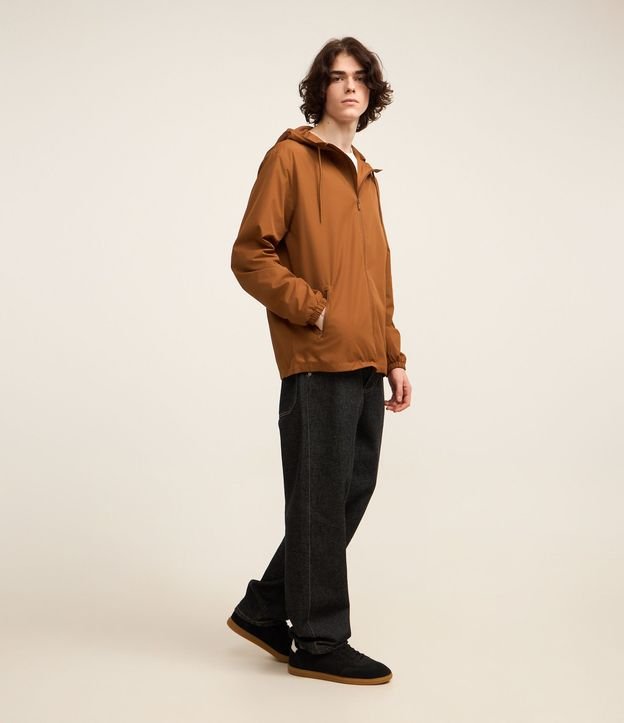 Campera Rompevientos con Capucha y Bolsillo con Cierre 2