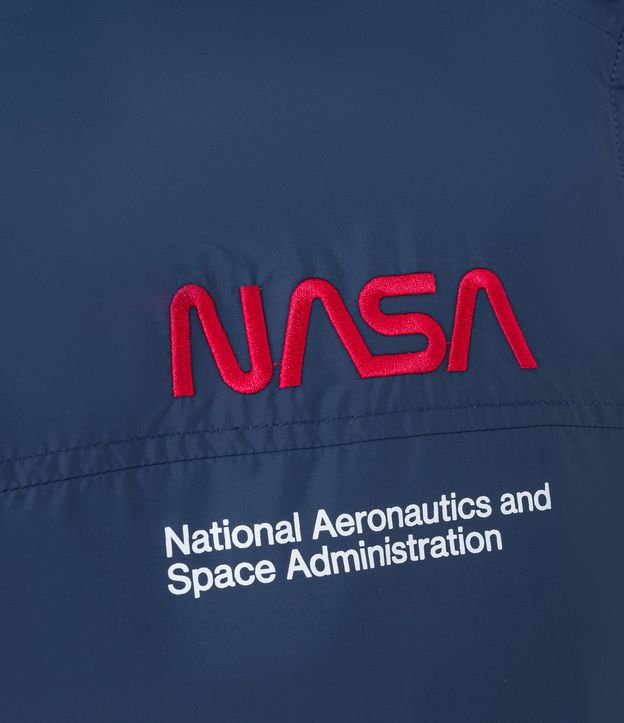 Campera Rompevientos con Capucha y Estampa Nasa 9
