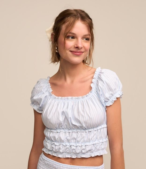 Blusa en Tricolina con Escote Elástico y Detalles Frufru