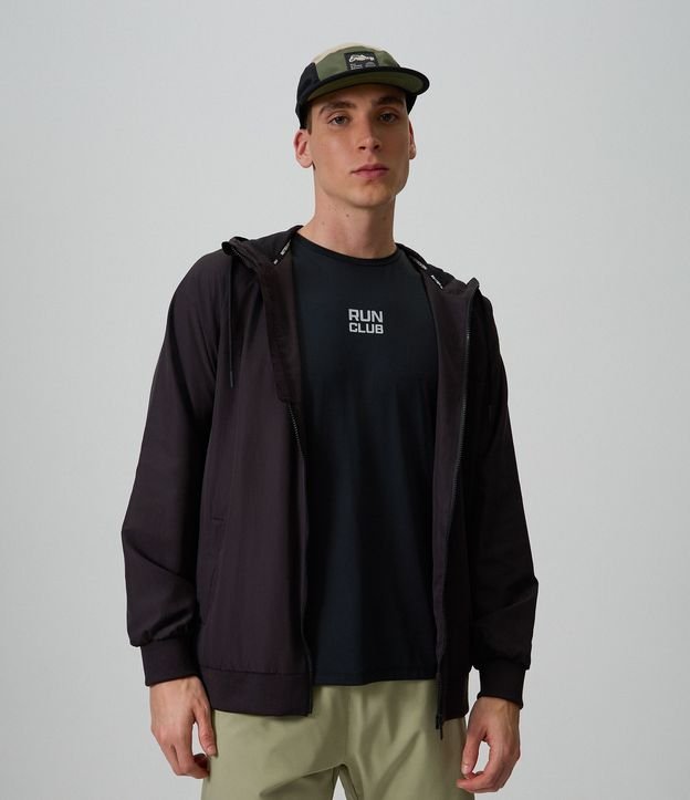 Campera Deportiva Básica con Capucha