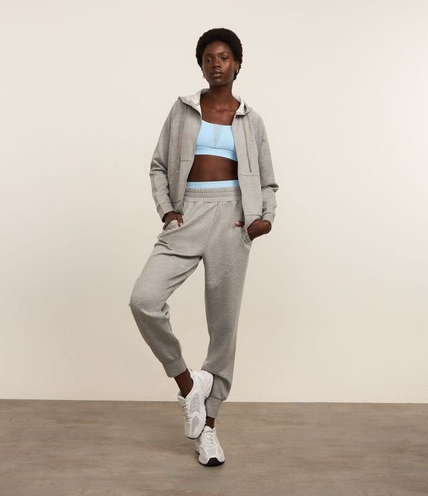 Pantalón Jogger Deportiva en Microfibra Pesada con Bolsillos