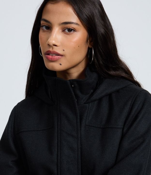 Campera Alargada en Polivelour con Capucha y Bolsillos 3