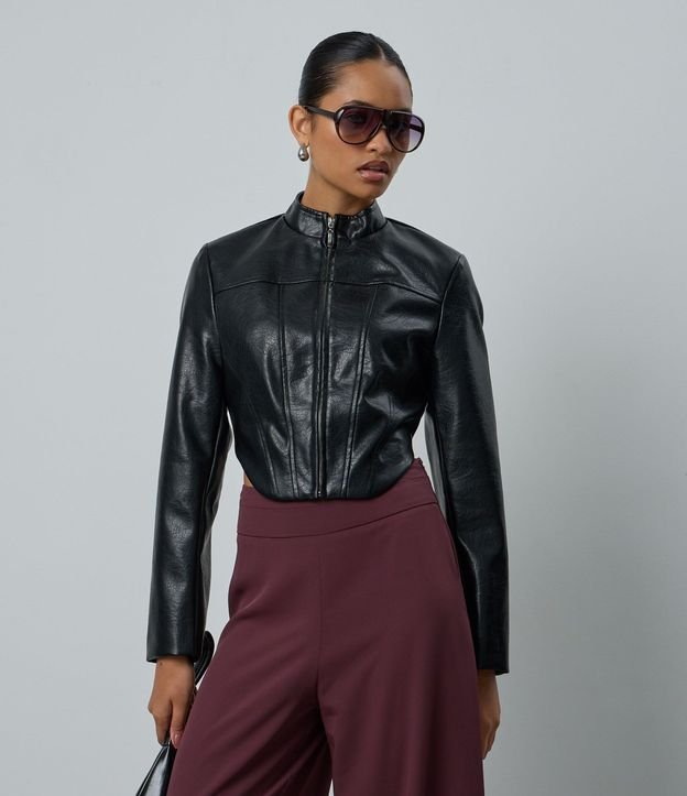 Campera Corsetada en PU con Cremallera y Ruedo Redondeado 1
