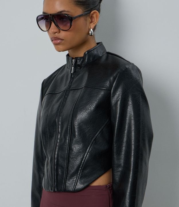 Campera Corsetada en PU con Cremallera y Ruedo Redondeado 3