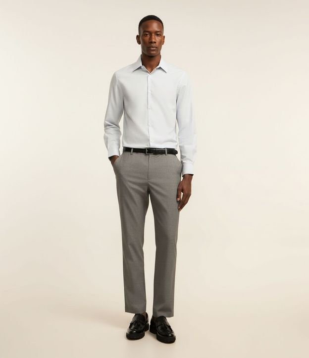 Camisa Regular en Microfibra con Cuello Inglés y Manga Larga