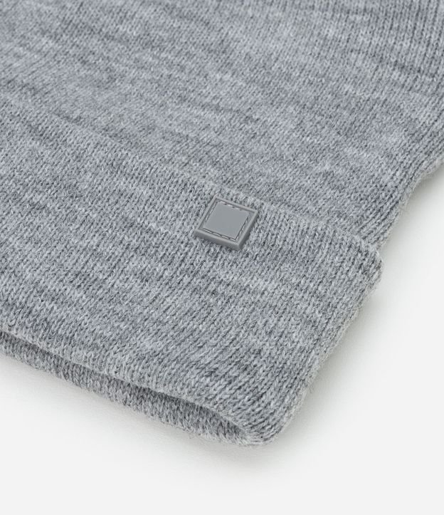 Gorro de Punto con Borde Plegado y Etiqueta Aplicada 2