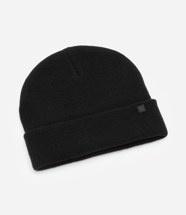 Gorro de Punto con Borde Plegado y Etiqueta Aplicada