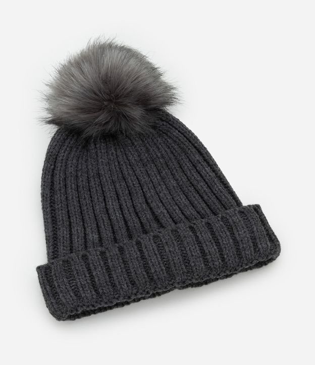 Gorro Básico en Punto con Pompón