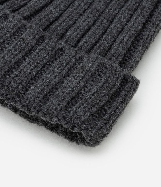 Gorro Básico en Punto con Pompón 3