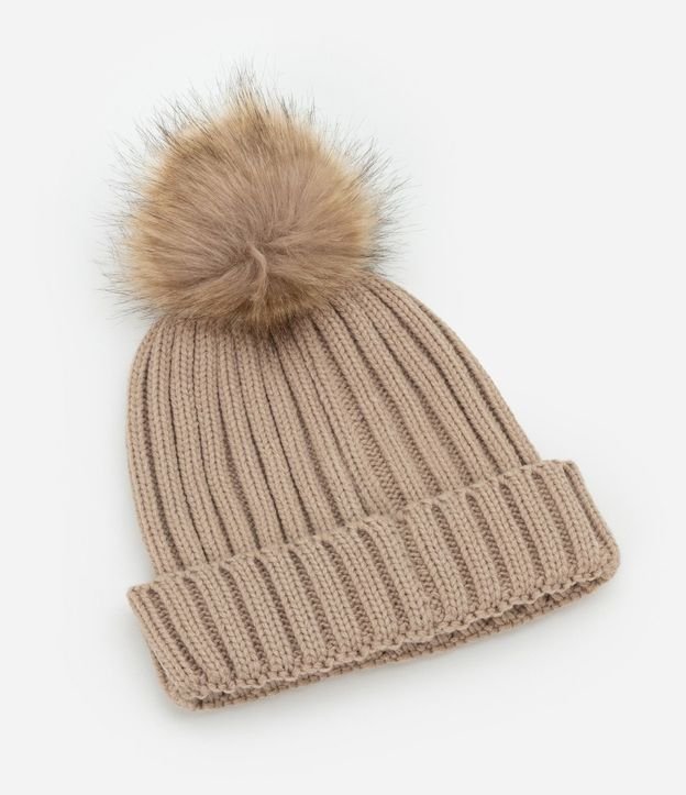 Gorro Básico en Punto con Pompón
