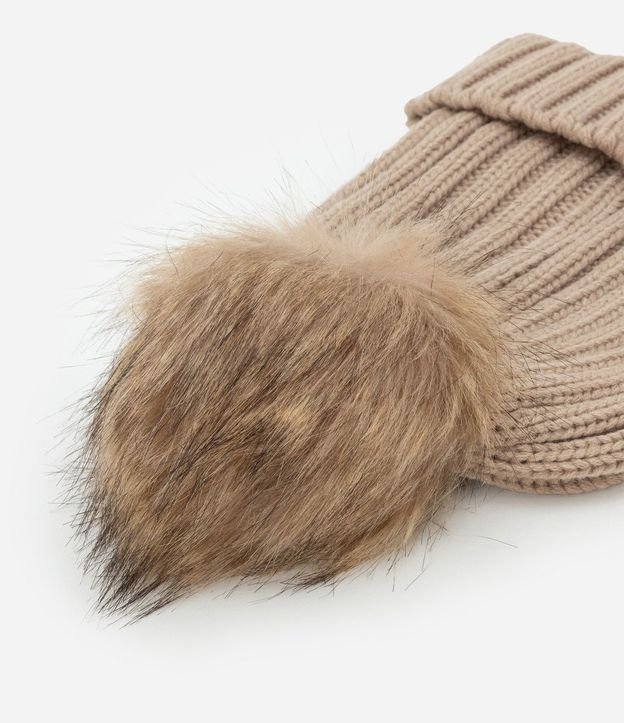 Gorro Básico en Punto con Pompón 2