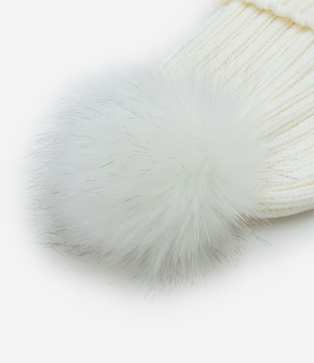 Gorro Básico en Punto con Pompón 2